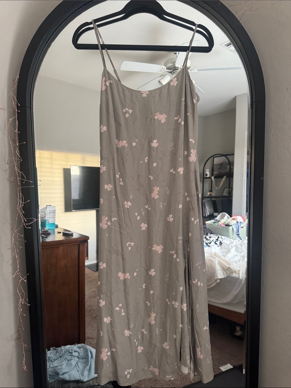 Women's Wilfred Floral Slip Dress - Taupe with Flowers with slit
